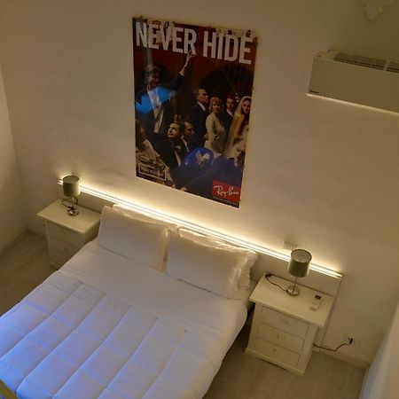 Duomo26 Boutique Apartment Дезенцано-дель-Гарда Экстерьер фото